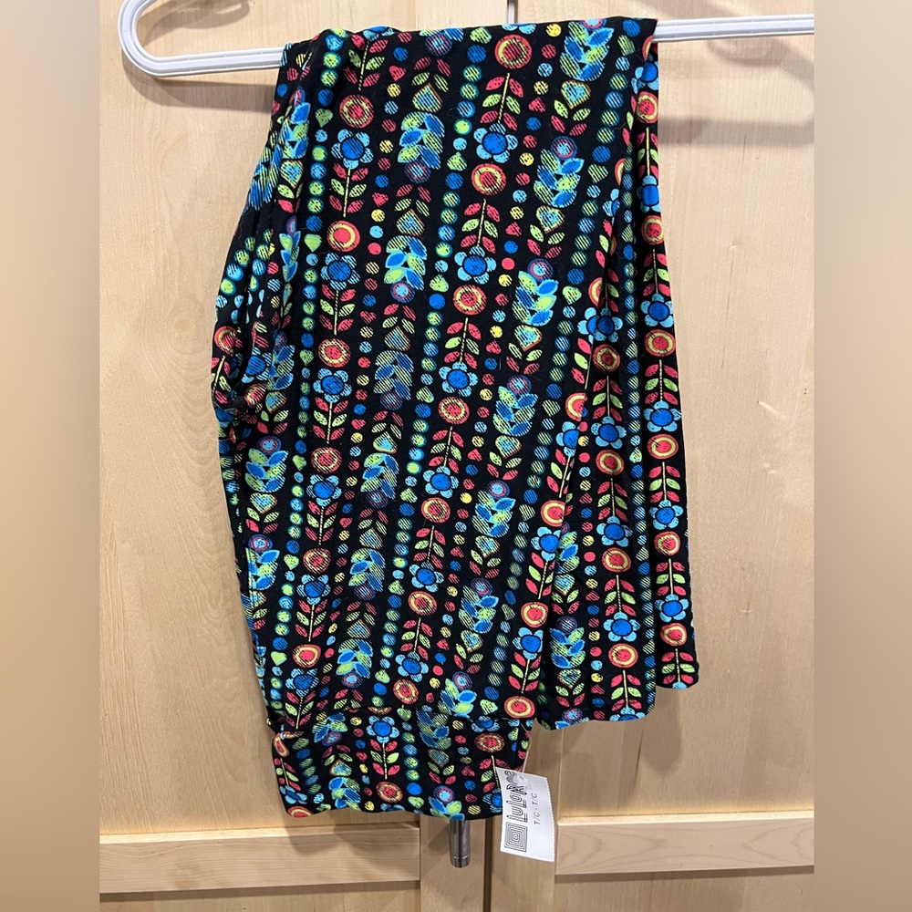 Floral striped pattern leggings